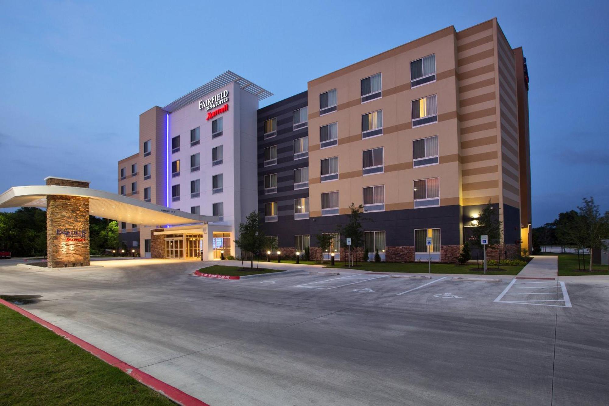 Fairfield Inn & Suites By Marriott Austin Сан Маркос Екстериор снимка